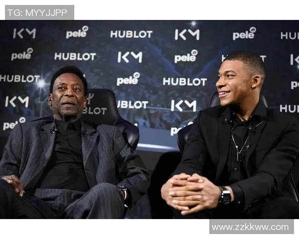 与足球巨星同框瞬间记录梦想与激情的完美时刻