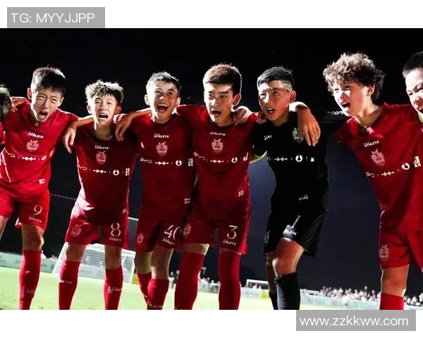 足球舒洋带你领略绿茵场上的激情与梦想，探索足球背后的故事与魅力